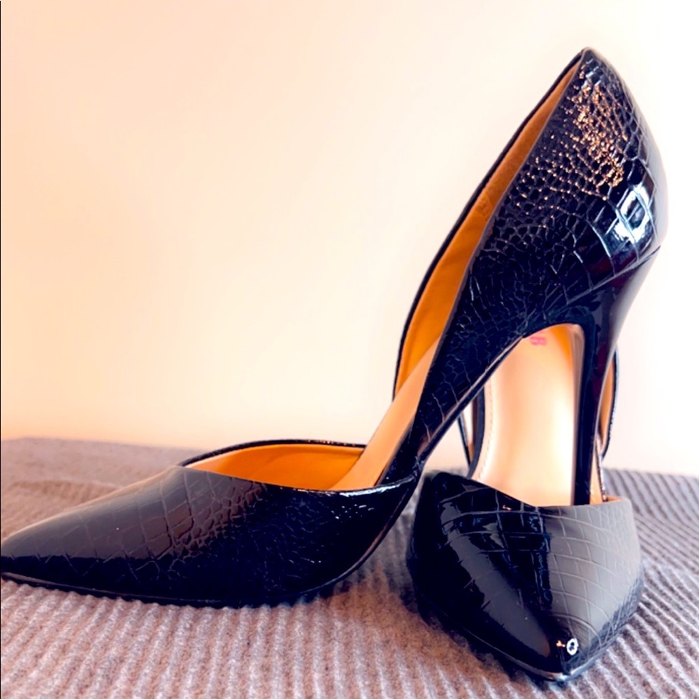 Sleek Black Patent Leather Crocodile Stilettos